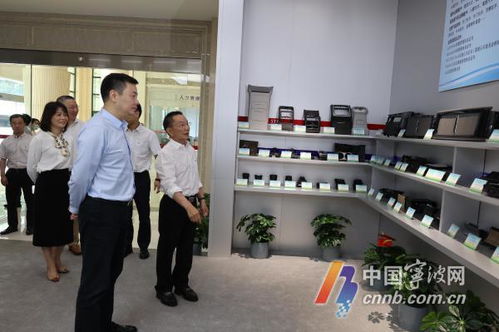 湯飛帆調(diào)研北侖海曙經(jīng)濟(jì)穩(wěn)進(jìn)提質(zhì)工作，工藝品銷(xiāo)售助力產(chǎn)業(yè)發(fā)展