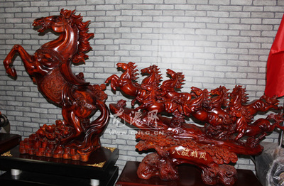 馬年工藝品銷(xiāo)售持續(xù)火爆 傳統(tǒng)文化與現(xiàn)代消費(fèi)的完美融合